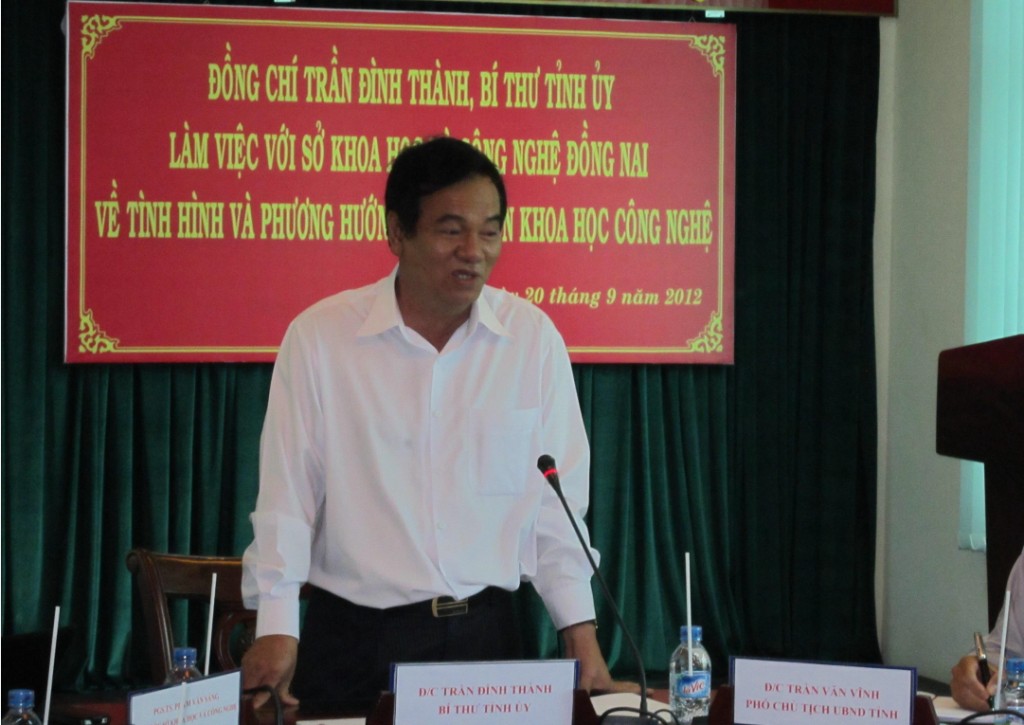 bjmghgjyuhjkyugBí thư Tỉnh ủy Trần Đình Thành làm việc với Sở Khoa học – Công nghệ Đồng NaiI [Desktop Resolution].jpg
